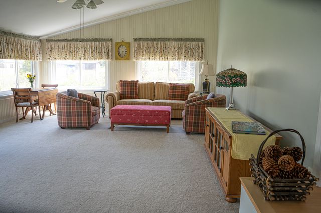 1086 Ivanhoe Drive, Muskegon, MI 49445