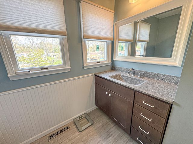 1086 Ivanhoe Drive, Muskegon, MI 49445