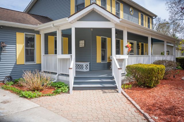 1086 Ivanhoe Drive, Muskegon, MI 49445