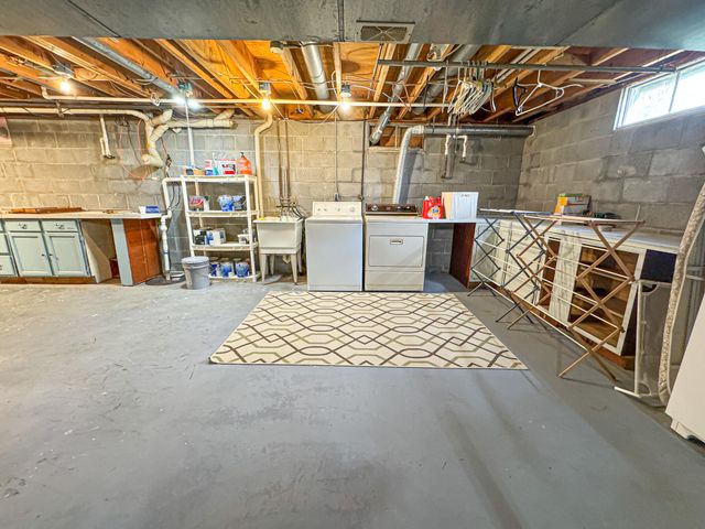 1086 Ivanhoe Drive, Muskegon, MI 49445