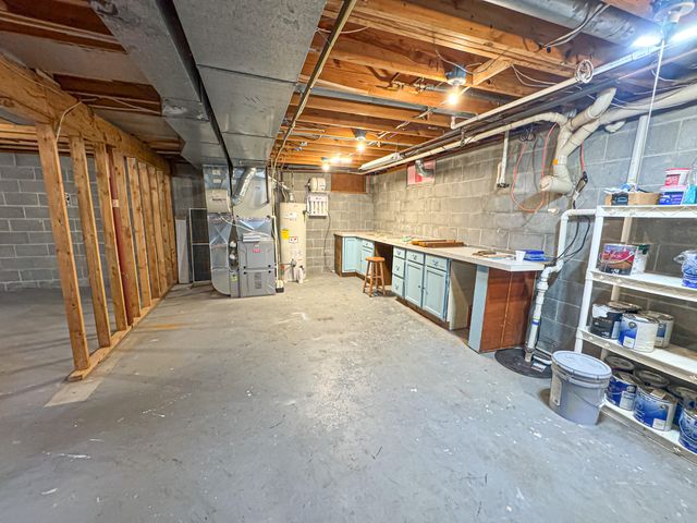 1086 Ivanhoe Drive, Muskegon, MI 49445