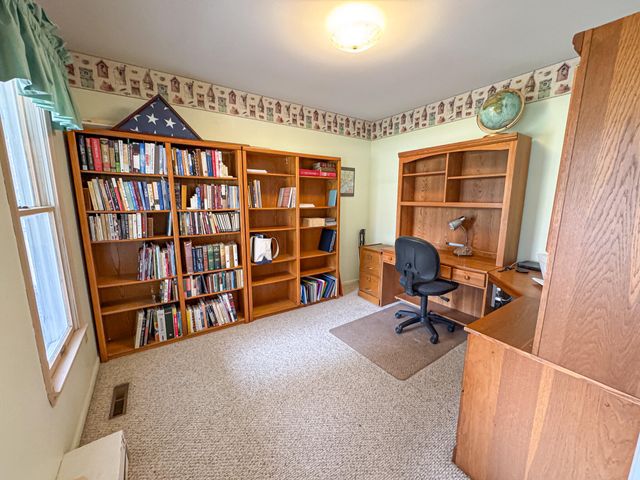 1086 Ivanhoe Drive, Muskegon, MI 49445