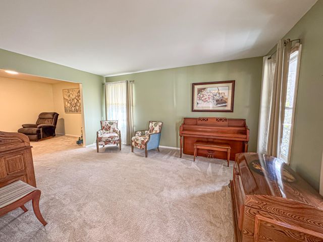 1086 Ivanhoe Drive, Muskegon, MI 49445