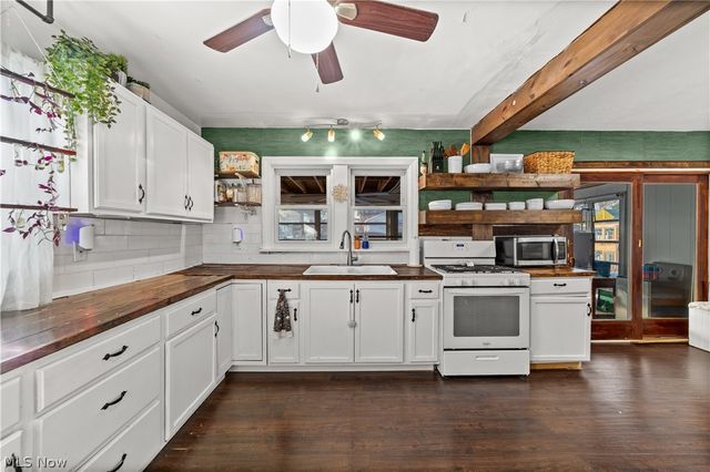 1028 Foster Avenue, Elyria, OH 44035