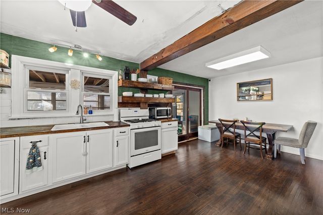 1028 Foster Avenue, Elyria, OH 44035