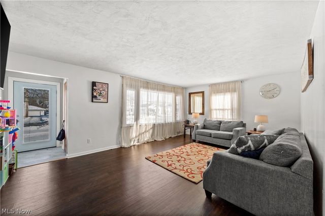 1028 Foster Avenue, Elyria, OH 44035