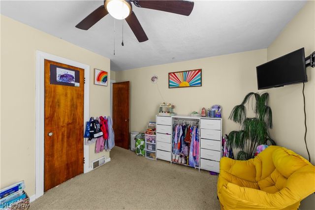 1028 Foster Avenue, Elyria, OH 44035