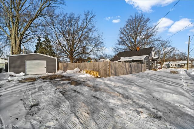 1028 Foster Avenue, Elyria, OH 44035