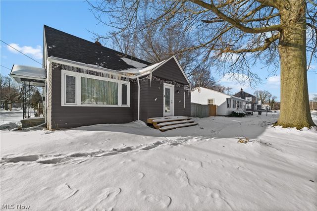 1028 Foster Avenue, Elyria, OH 44035