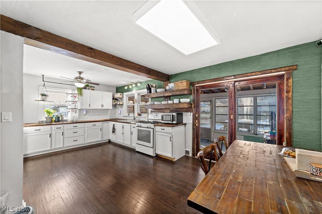 1028 Foster Avenue, Elyria, OH 44035