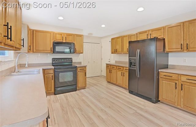 42040 Richmond Drive, Van Buren, MI 48111
