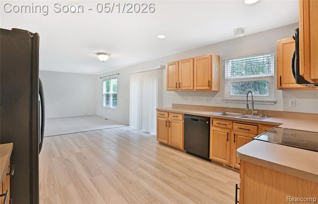 42040 Richmond Drive, Van Buren, MI 48111