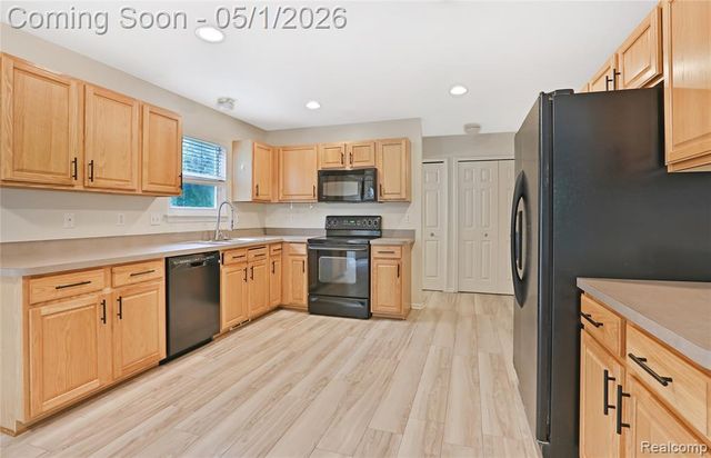 42040 Richmond Drive, Van Buren, MI 48111