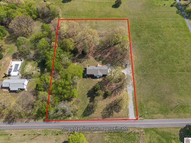 705 Darnell Road, Benton, KY 42025