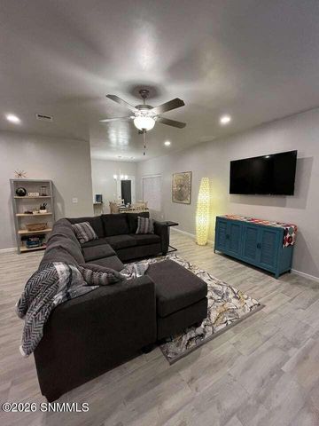 3842 Caspian Road, Las Cruces, NM 88012