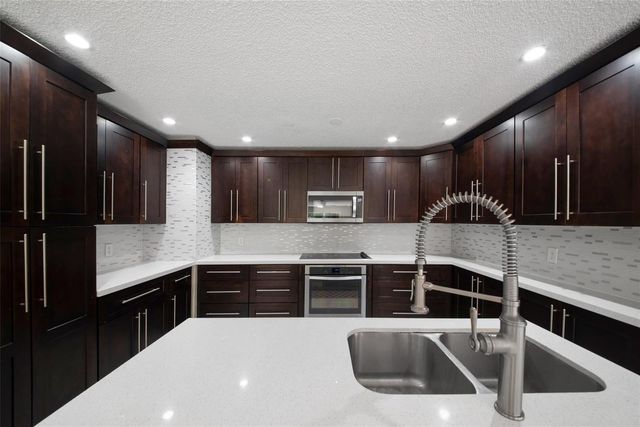 6625 NW 75th Place, Parkland, FL 33067