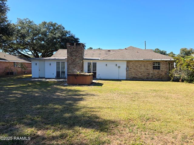 304 Martin Oaks Drive, Lafayette, LA 70501