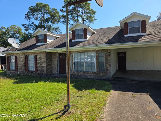 304 Martin Oaks Drive, Lafayette, LA 70501