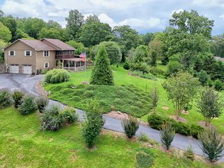 50 Chatuge Shores Overlook, Hayesville, NC 28904