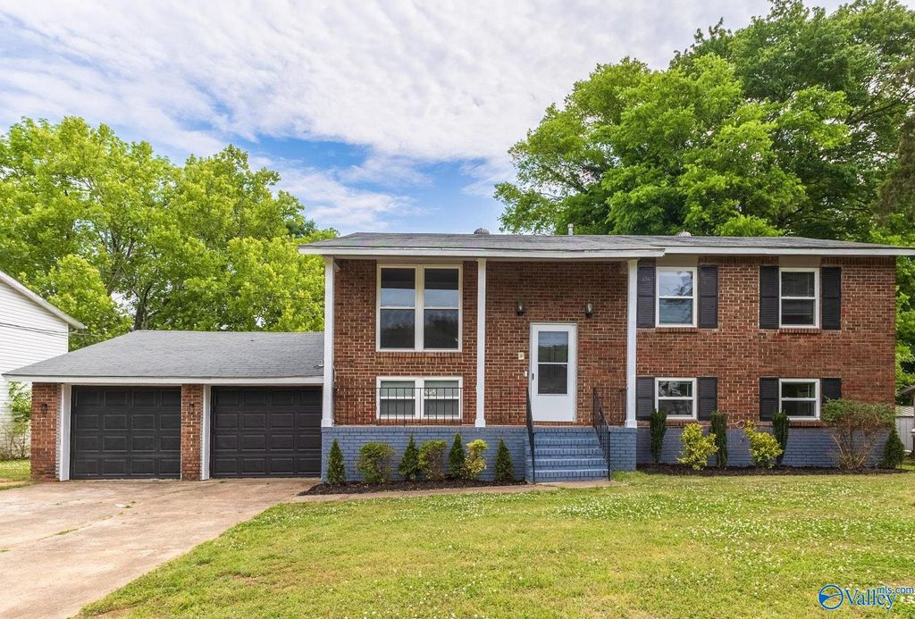 2200 Wimberly Drive, Huntsville, AL 35816