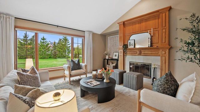 6065 Preston LANE, New Berlin, WI 53151