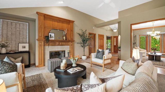 6065 Preston LANE, New Berlin, WI 53151