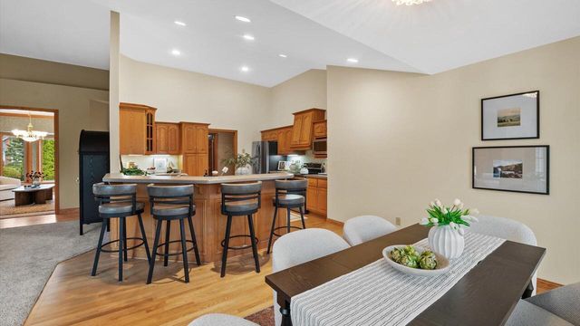 6065 Preston LANE, New Berlin, WI 53151