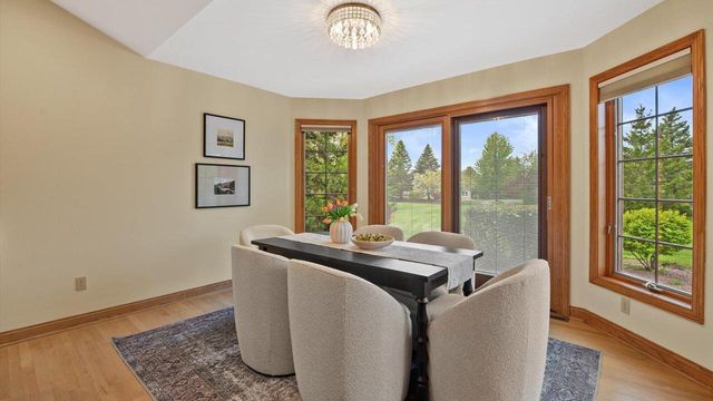 6065 Preston LANE, New Berlin, WI 53151