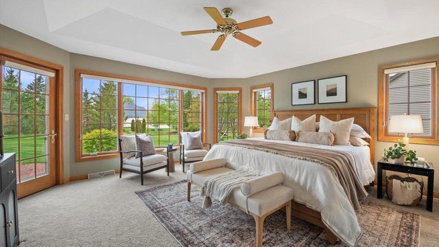 6065 Preston LANE, New Berlin, WI 53151