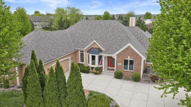 6065 Preston LANE, New Berlin, WI 53151