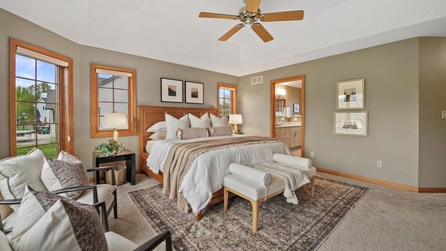 6065 Preston LANE, New Berlin, WI 53151