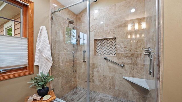 6065 Preston LANE, New Berlin, WI 53151