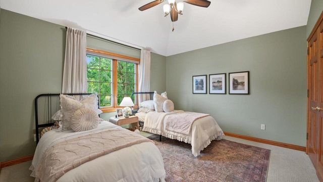 6065 Preston LANE, New Berlin, WI 53151