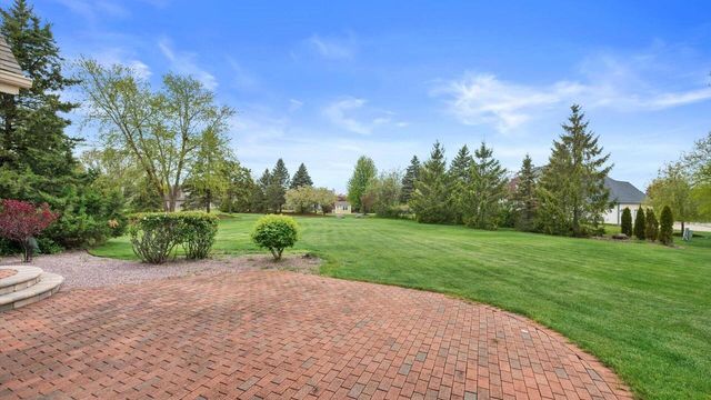 6065 Preston LANE, New Berlin, WI 53151