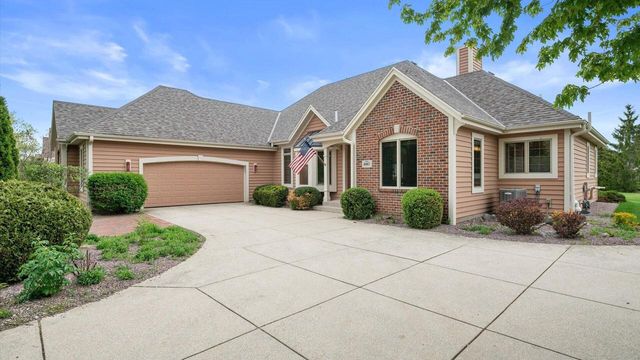 6065 Preston LANE, New Berlin, WI 53151