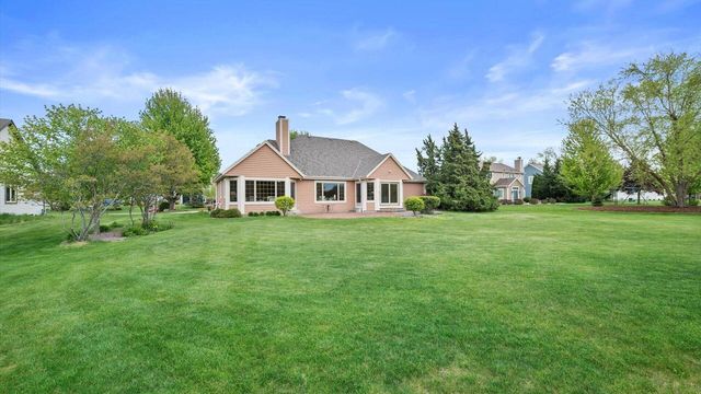 6065 Preston LANE, New Berlin, WI 53151