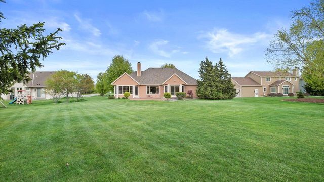 6065 Preston LANE, New Berlin, WI 53151