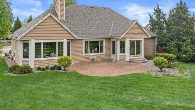 6065 Preston LANE, New Berlin, WI 53151