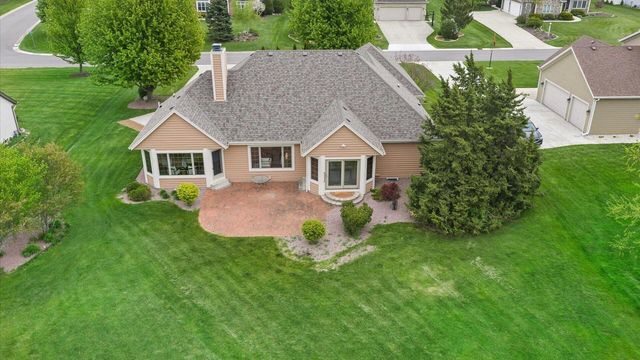 6065 Preston LANE, New Berlin, WI 53151