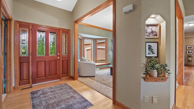 6065 Preston LANE, New Berlin, WI 53151