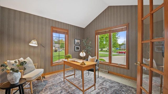 6065 Preston LANE, New Berlin, WI 53151