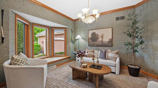 6065 Preston LANE, New Berlin, WI 53151