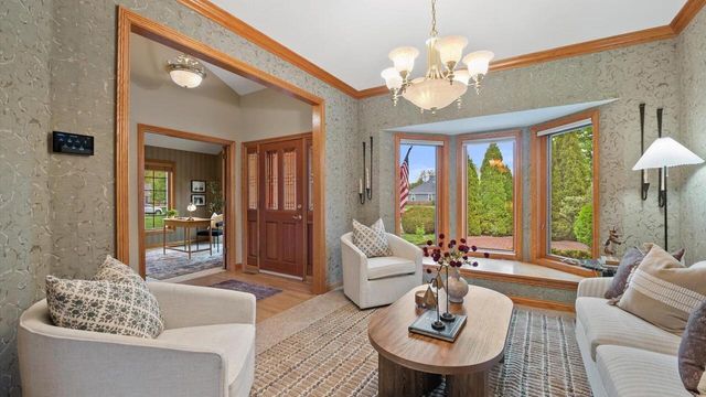 6065 Preston LANE, New Berlin, WI 53151