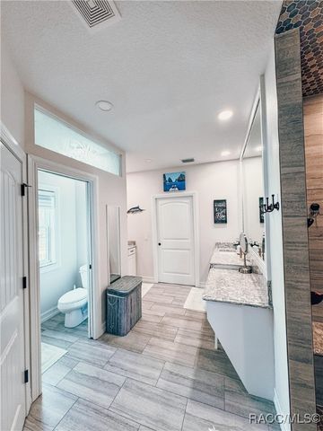 1820 NW 20th Avenue, Crystal River, FL 34428