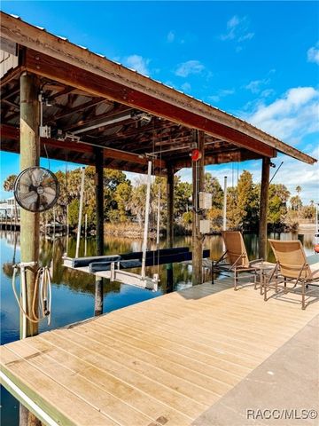 1820 NW 20th Avenue, Crystal River, FL 34428