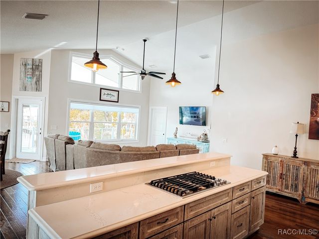 1820 NW 20th Avenue, Crystal River, FL 34428