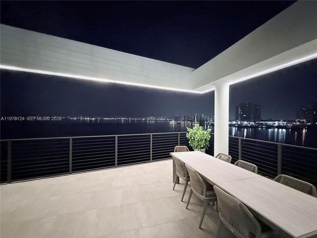 1930 Bay Drive 4, Miami Beach, FL 33141