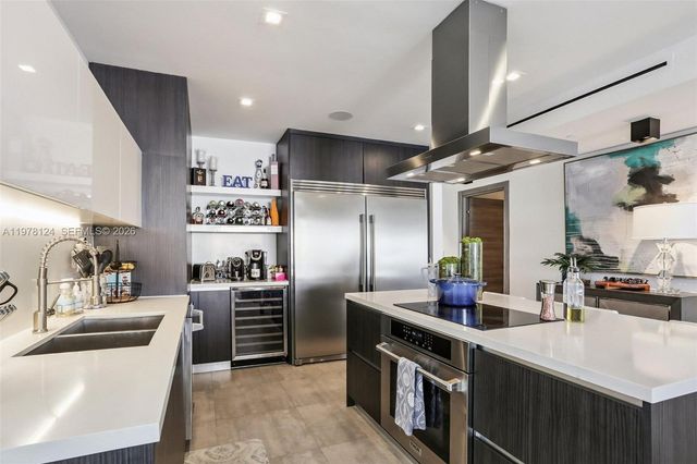 1930 Bay Drive 4, Miami Beach, FL 33141