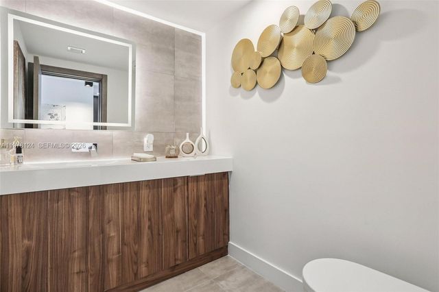 1930 Bay Drive 4, Miami Beach, FL 33141