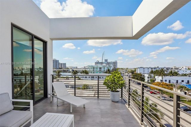 1930 Bay Drive 4, Miami Beach, FL 33141
